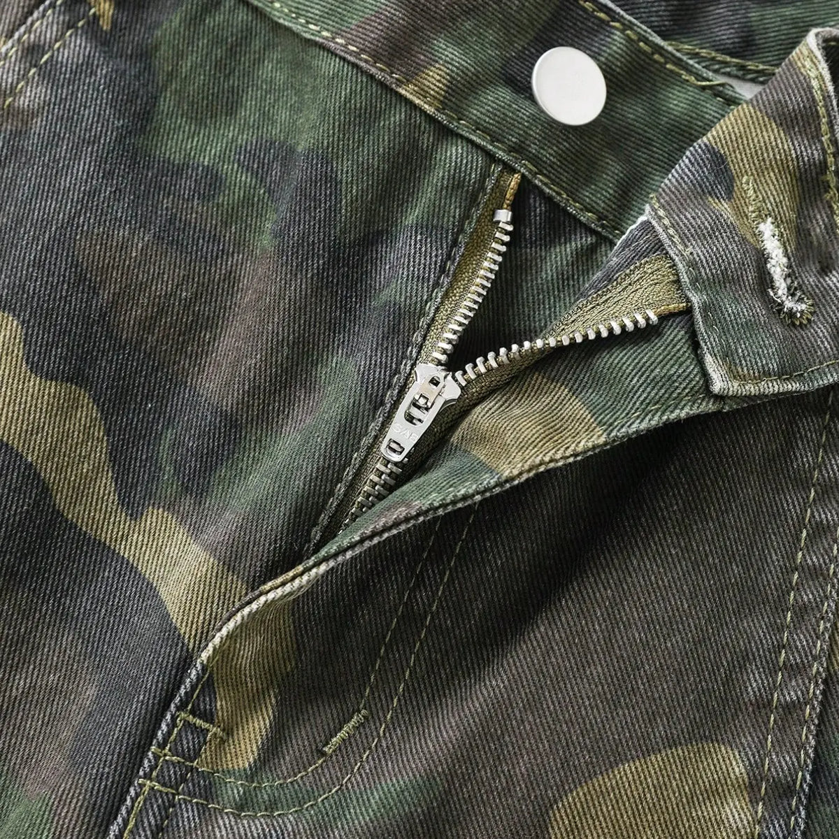 Camouflage Shorts, Workwear Denim Shorts, Multi-Pocket Denim Shorts, Summer Pants, Loose-Fit, Street Style, Cotton, Hip-Hop Fashion, Camo Cargo Short, Camouflage Streetwear Shorts